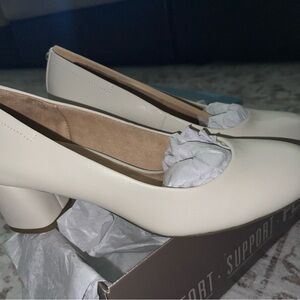 New LifeStride Women's 8M Josie Velocity 2.0 Bone Lux Pumps Heels Shoes cream